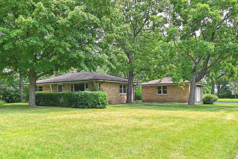 7388 S 46th St, Franklin, WI 53132