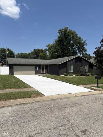 4520 Post Horn Court, Columbus, IN 47203