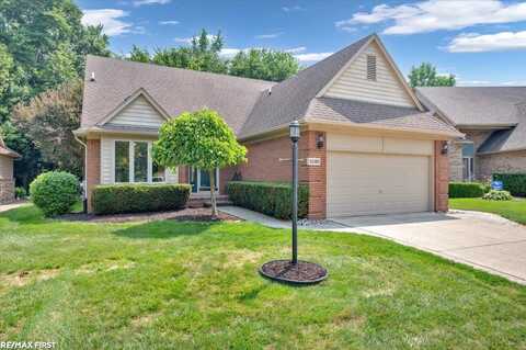 52180 Jacqueline Ct., Macomb, MI 48042