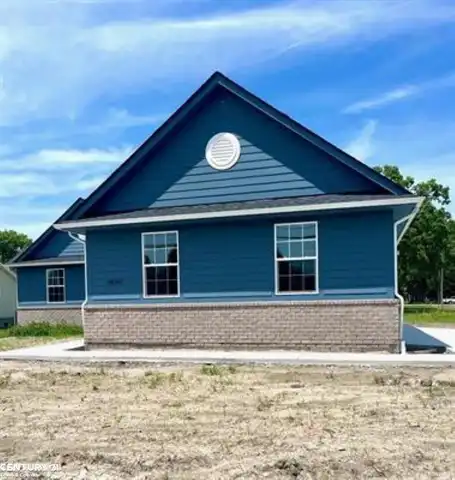 48387 S Jefferson, Chesterfield Twp, MI 48047