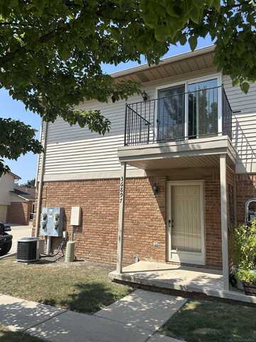 36897 E Meadowood, Richmond, MI 48062