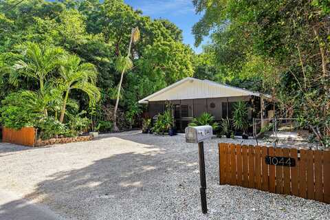 1044 Gibraltar Road, Key Largo, FL 33037