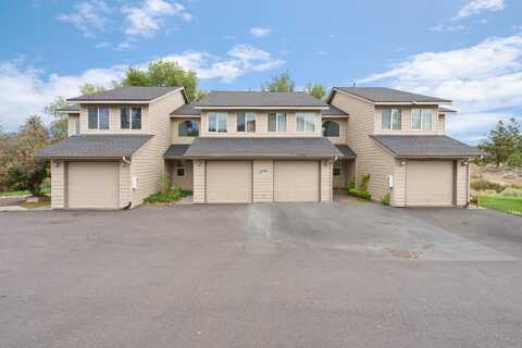 2210 NE Holliday Avenue, Bend, OR 97701