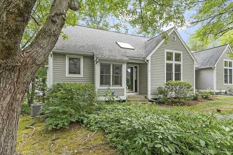 32 Brewster Ln, Acton, MA 01720