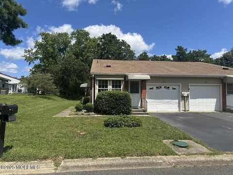 10 Easton Drive, Whiting, NJ 08759