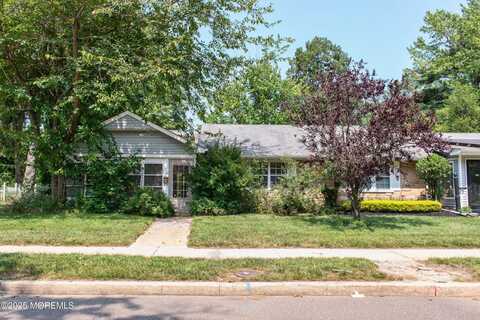 5 Carnation Drive, Lakewood, NJ 08701