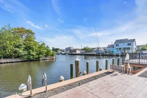 938 Montauk Drive, Lacey, NJ 08734