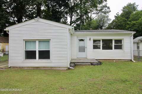 33 Weaverville Road, Freehold, NJ 07728