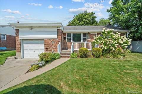 1747 Virginia Avenue, Elmont, NY 11003