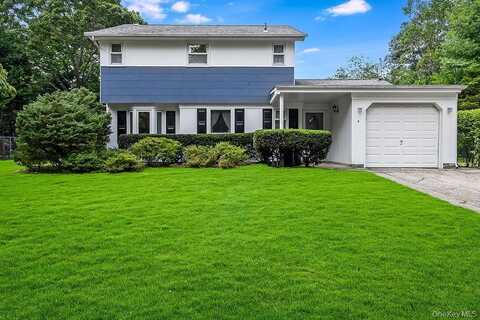 8 Butterfield Drive, Greenlawn, NY 11740