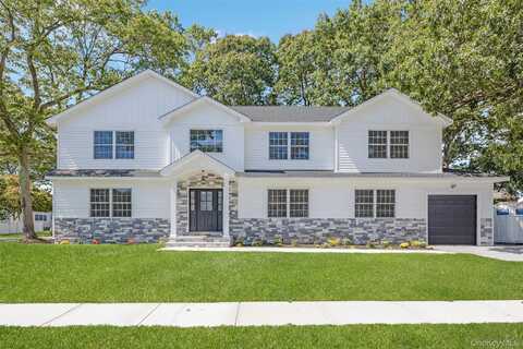 104 Grand Boulevard, Massapequa Park, NY 11762