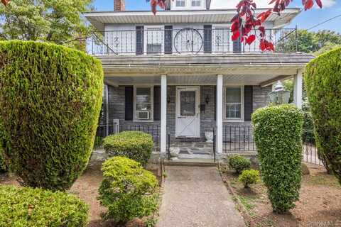 14 Spooner Street, Floral Park, NY 11001