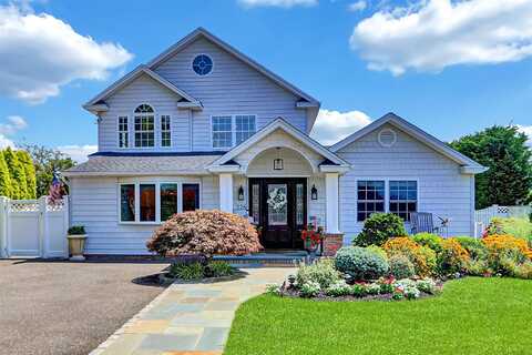 226 Biltmore Boulevard, Massapequa, NY 11758