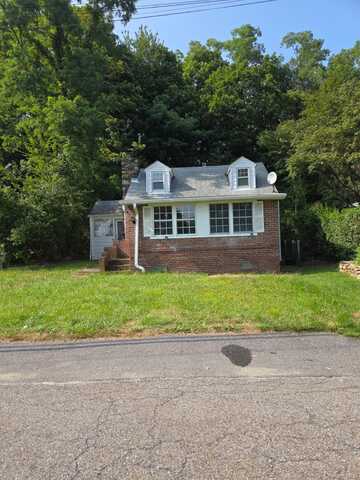 22 Lake Shore Drive N, Mahopac, NY 10541
