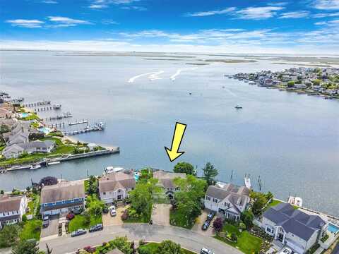 298 Bayview Avenue, Massapequa, NY 11758