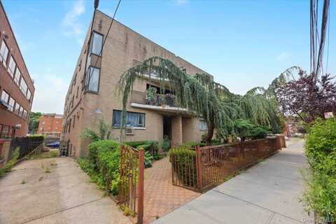147-26 Roosevelt Ave, Flushing, NY 11354