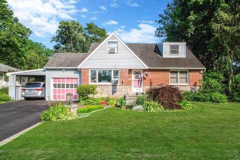 8 Lowell Avenue, Greenlawn, NY 11740
