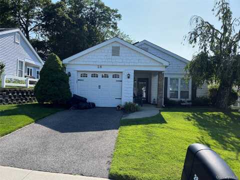 28 Kingston Drive, Ridge, NY 11961