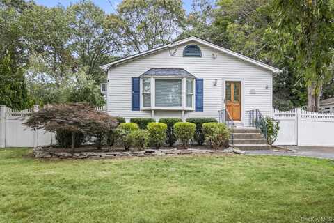 21 Fox Lane, Shoreham, NY 11786