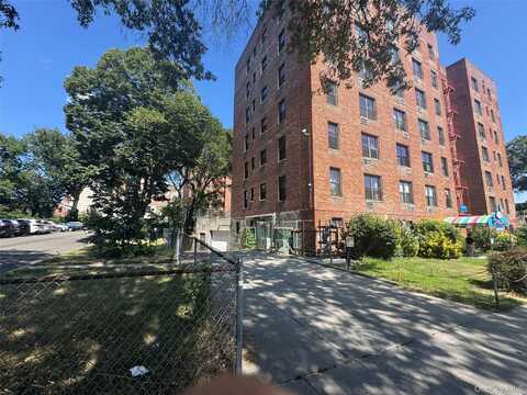 140-15 Holly Avenue, Flushing, NY 11355