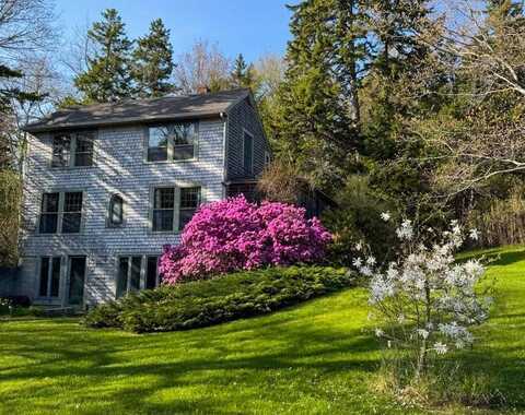 496 Old County Road, Sedgwick, ME 04676