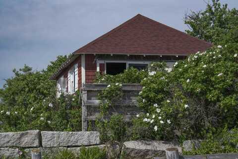 193 S Wharf Road, Brooksville, ME 04617
