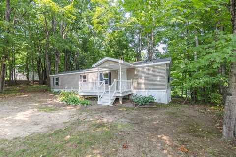 65 High Street, Buckfield, ME 04220