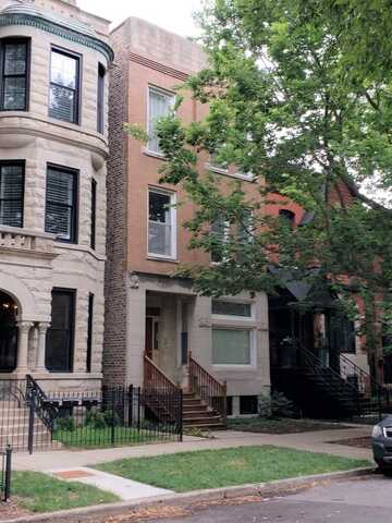 2241 N Seminary Avenue, Chicago, IL 60614