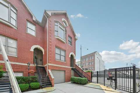 2243 N GREENVIEW Avenue, Chicago, IL 60614
