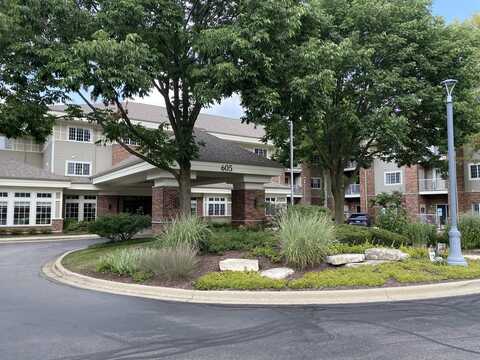 605 Barrington Avenue, East Dundee, IL 60118