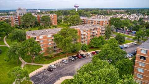 2222 S Stewart Avenue, Lombard, IL 60148