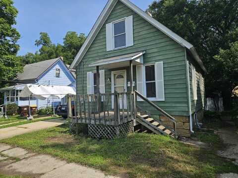 1348 Woodruff Avenue, Rockford, IL 61104