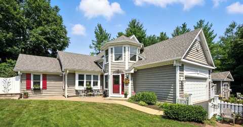 8210 W Hillside Road, Crystal Lake, IL 60012