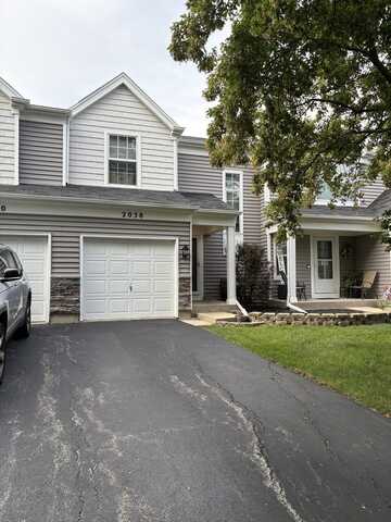 2038 College Green Drive, Elgin, IL 60123
