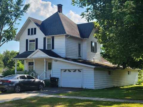 302 N Walnut Street, Wenona, IL 61377