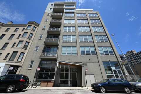 770 W GLADYS Avenue, Chicago, IL 60661