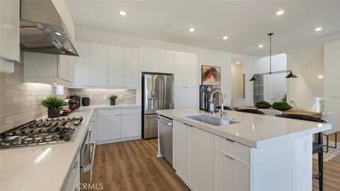 450 Loon, Irvine, CA 92618