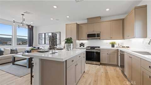 385 Fawn Street, Rancho Mission Viejo, CA 92694