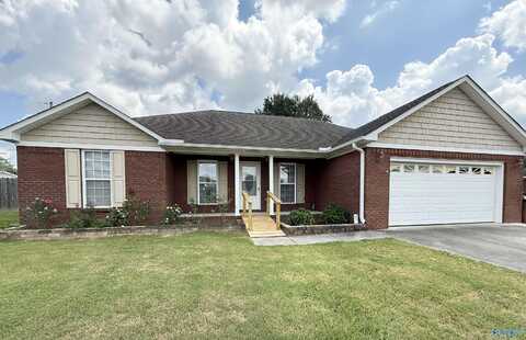 302 Twin Oaks Drive NW, Hartselle, AL 35640