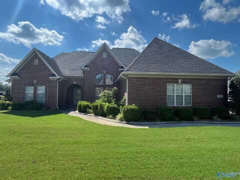 1907 Weatherly Circle SW, Decatur, AL 35603