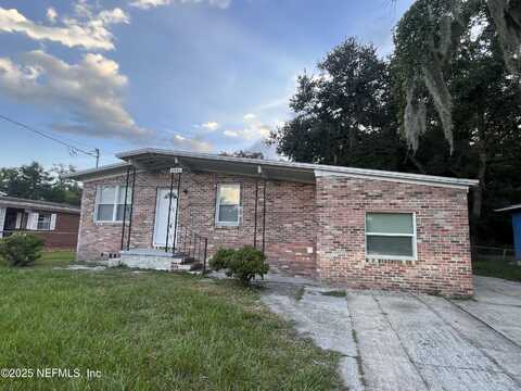 6946 W VIRGINIA Avenue, Jacksonville, FL 32209