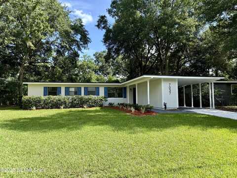 7037 CHERBOURG Avenue N, Jacksonville, FL 32205