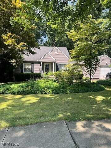 1529 Bryden Drive, Akron, OH 44313