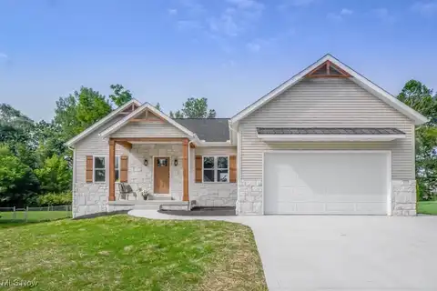 1175 Sturbridge Drive, Louisville, OH 44641