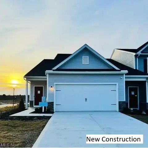 411 Honeycrisp Drive NE, Louisville, OH 44641