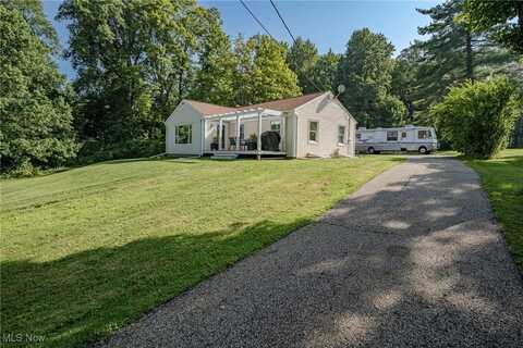 7991 Chagrin Road, Chagrin Falls, OH 44023