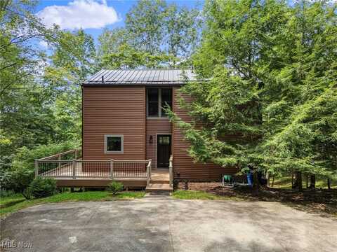6 Cayuga Trail, Malvern, OH 44644