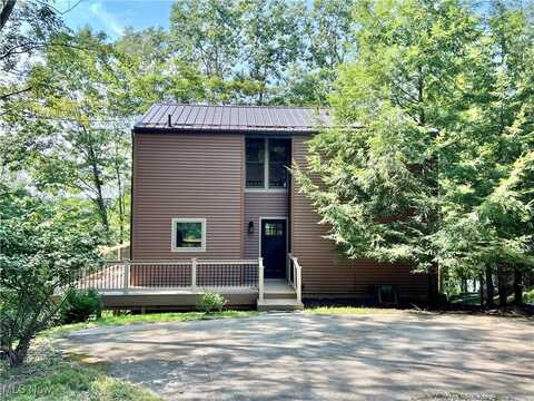 6 Cayuga Trail, Malvern, OH 44644