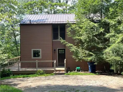 6 Cayuga Trail, Malvern, OH 44644
