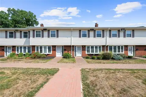 11 Meadowlawn Drive unit: 11, Mentor, OH 44060